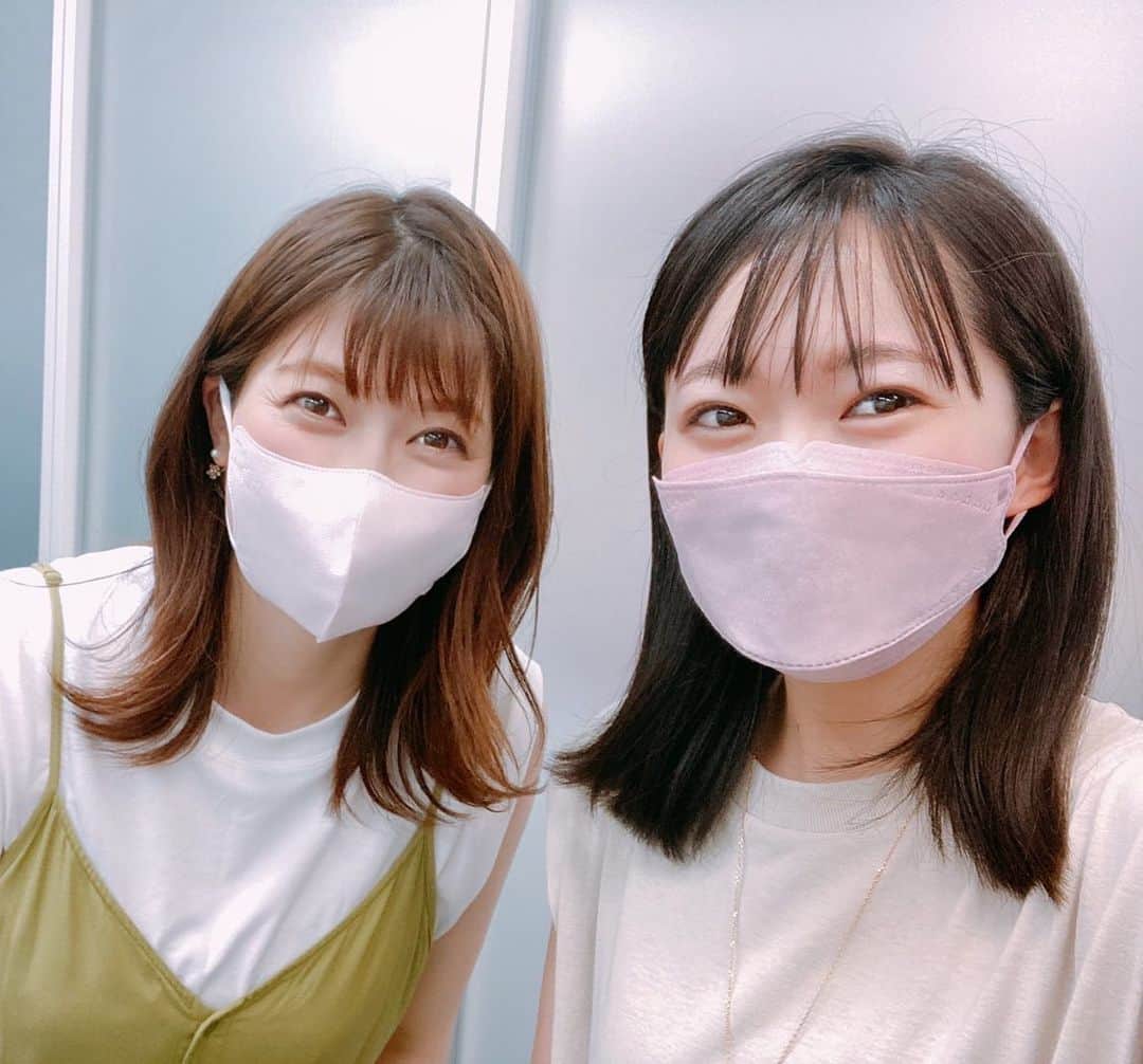 山口実香のインスタグラム：「． この前事務所に行ったら 澤井りえちゃんと会えたんだ〜☺️✨  会えると思ってなかった人に 会えた時の嬉しさってすごいよね💗  昔一緒にやってた温泉番組 （初心すぎて恥ずかしい）を 思い出しました🙈♨️  ママやりながらも色んな舞台をやっていたりと カッコいいりえちゃんのまんまでした💗」