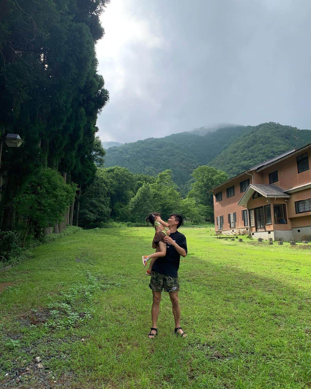 渡邉将基さんのインスタグラム写真 - (渡邉将基Instagram)「奥琵琶湖に遊びに行ってきました🥳🍻  #家族で過ごす時間が幸せ」7月17日 12時29分 - masakiwatanabe1202