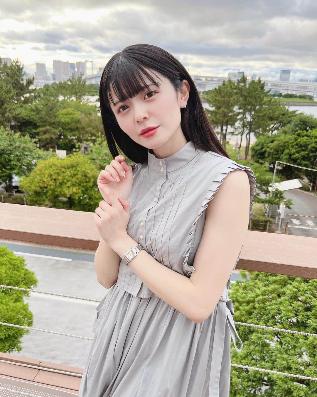 紡木吏佐のインスタグラム：「空が晴れないのだが☁️☁️☁️☁️☁️  #snidel #スナイデル #ワンピース」