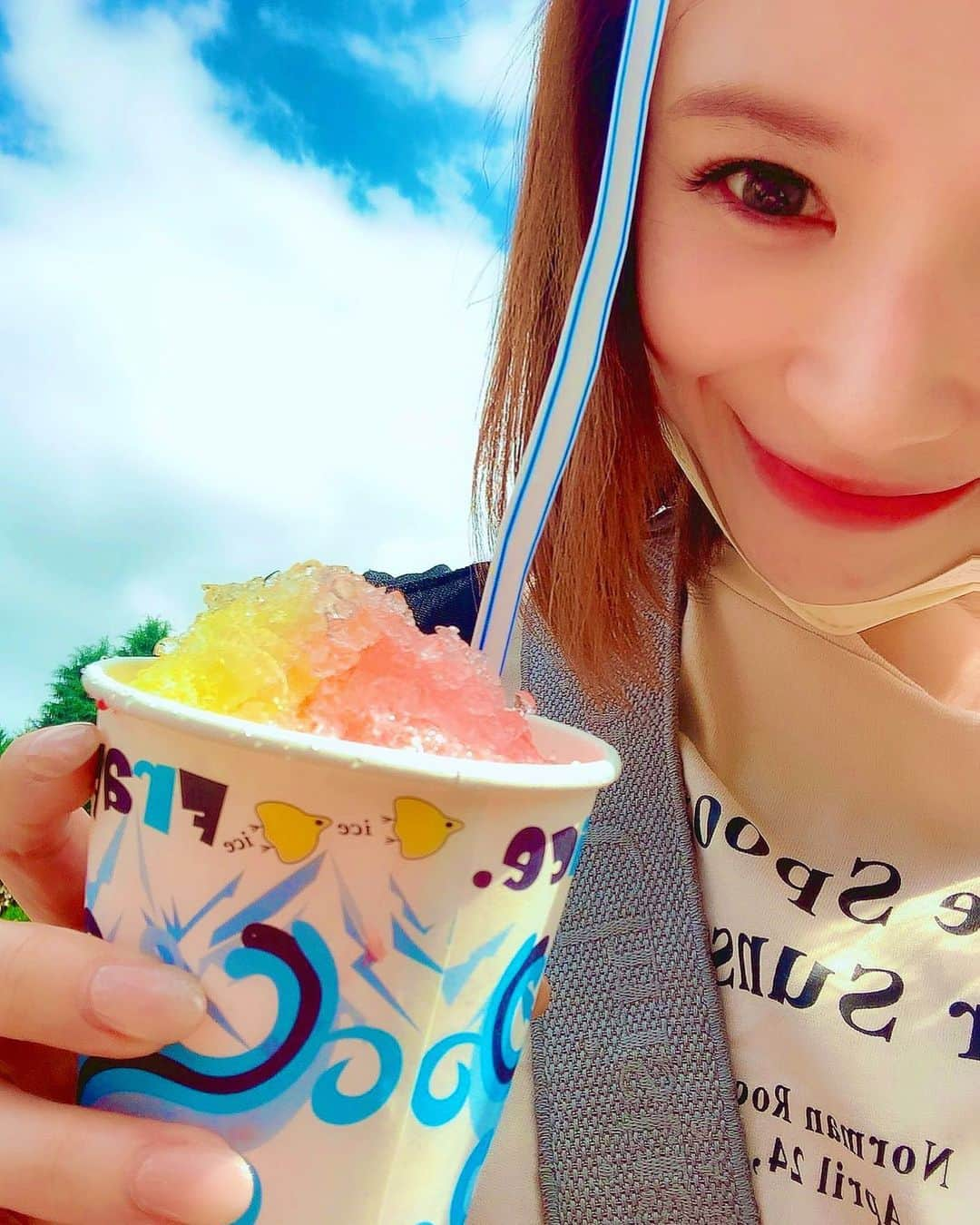 手島優さんのインスタグラム写真 - (手島優Instagram)「・  スイカ🍉とレモン🍋  美味しかった😋  #かき氷　#ずっと　#食べたかった #嬉しい　#スイカ　#レモン　#美味しかった　#夏」7月17日 15時56分 - tejimayuu0827