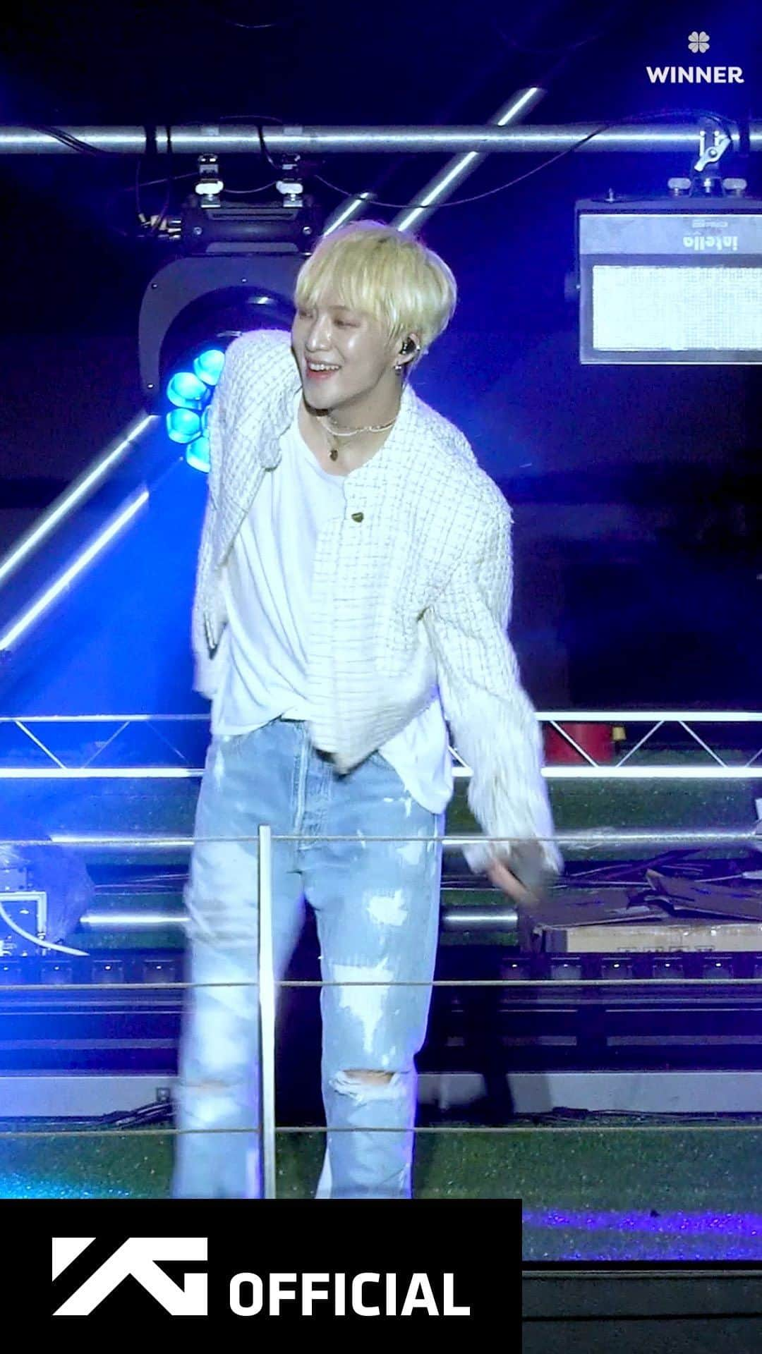 WINNERのインスタグラム：「[☁️WINNER☁️] HOLIDAY IN THE CITY ‘I LOVE U’ FANCAM #YOON  ▶️https://youtu.be/wZXn1EM8q0s  #WINNER #위너 #YOON #강승윤 #4thMINIALBUM #HOLIDAY #TITLE #ILOVEU #SPECIALSTAGE #HOLIDAYINTHECITY #FANCAM #YG」