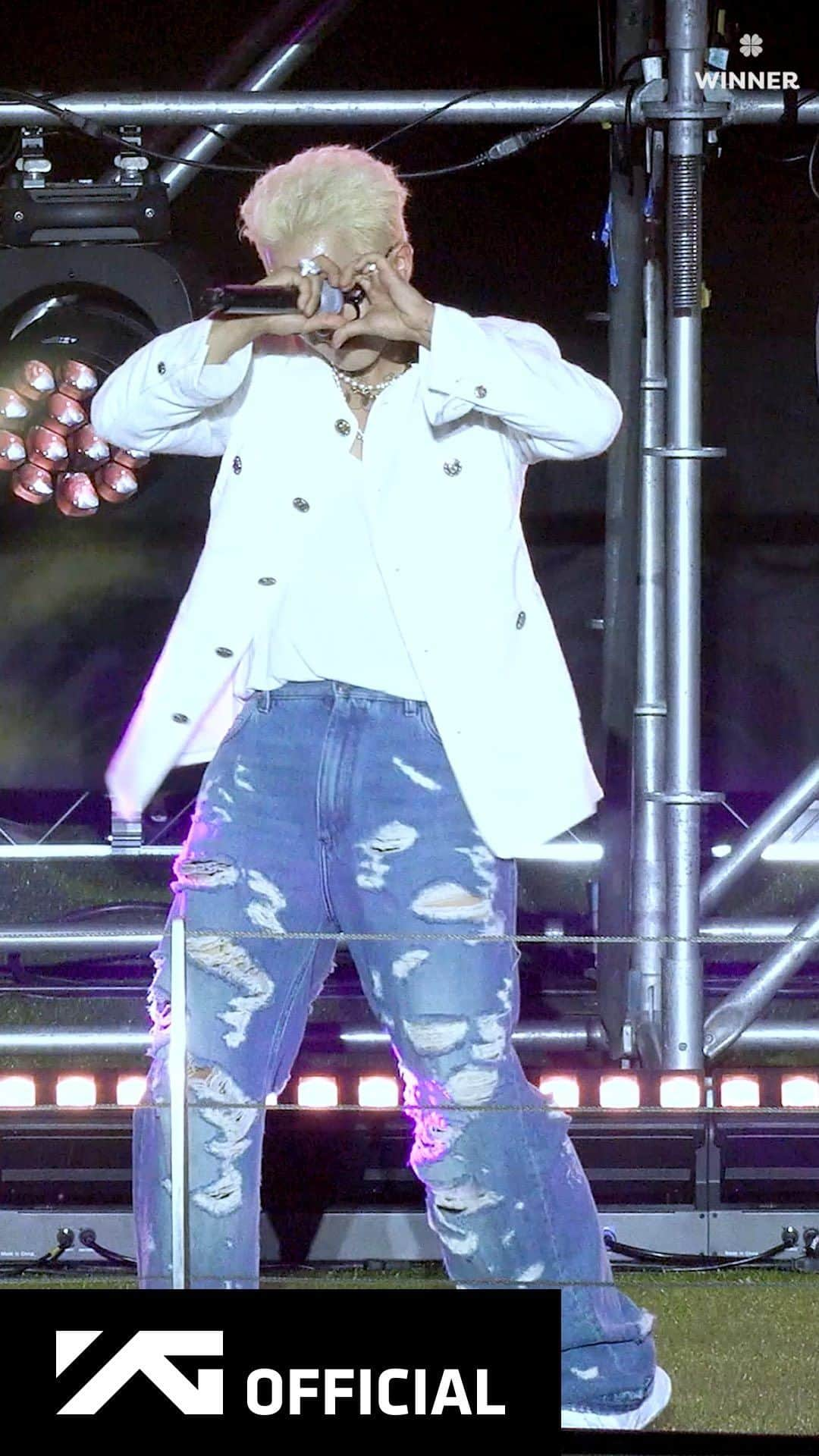 WINNERのインスタグラム：「[☁️WINNER☁️] HOLIDAY IN THE CITY ‘I LOVE U’ FANCAM #MINO  ▶️https://youtu.be/o6yMy59hBQs  #WINNER #위너 #MINO #송민호 #4thMINIALBUM #HOLIDAY #TITLE #ILOVEU #SPECIALSTAGE #HOLIDAYINTHECITY #FANCAM #YG」