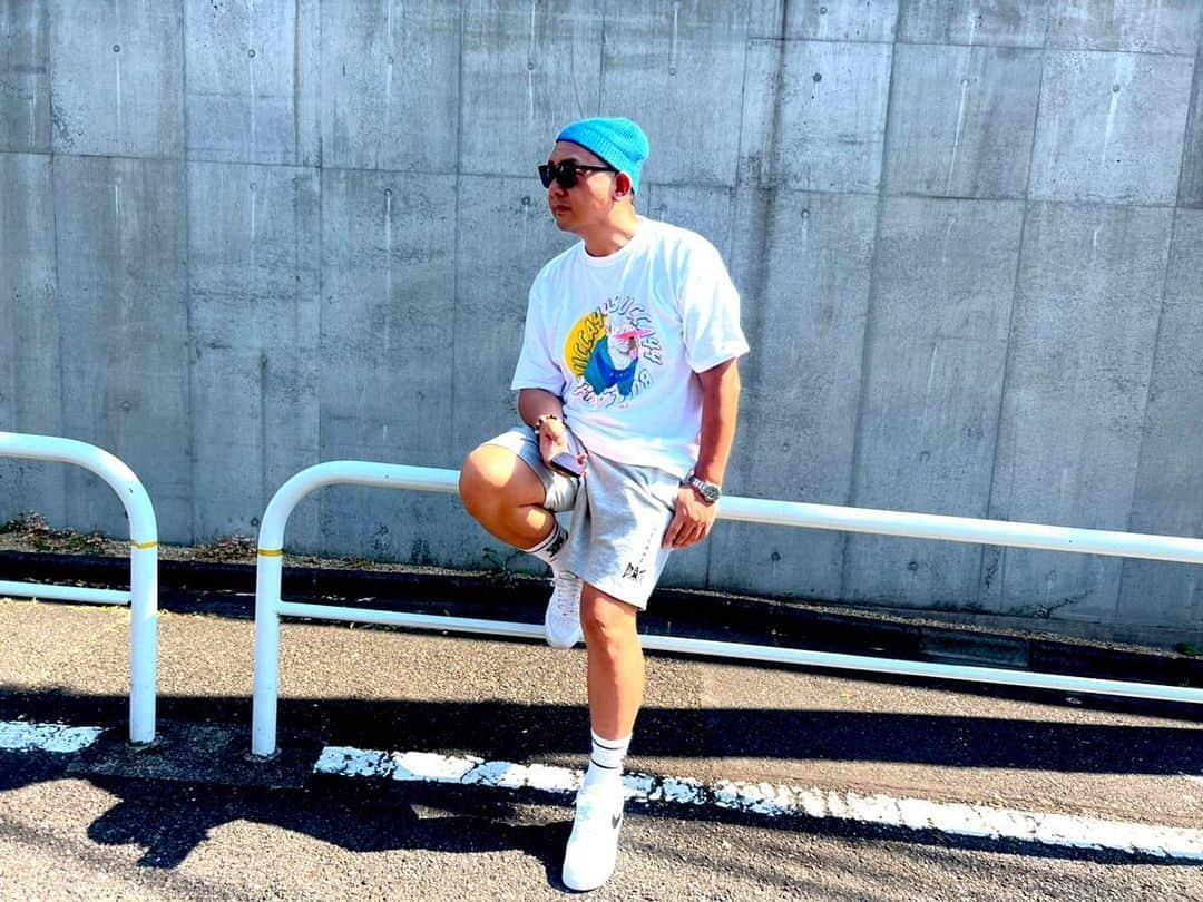 BUCCA 44さんのインスタグラム写真 - (BUCCA 44Instagram)「【フレブル】-2022 SS 2ND COLLECTION- フレンチブルドッグのイラストを 胸に大きく乗せた爽やかなパステルカラーのTシャツです。  ご購入はプロフィールのオンラインストアから！ 素材:綿100% 着用サイズ:XXXL ※こちらの商品は受注生産になります。 お届けまで 2週間〜3週間の期間を要しております。 ご了承ください。」7月17日 16時08分 - bucca44_official