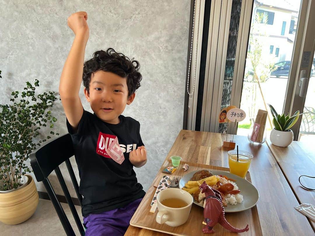 堀畑裕也さんのインスタグラム写真 - (堀畑裕也Instagram)「Day off✨ 朝から息子と2人で豊川中央図書館のジオスペースでポケモンを見て、ランチは念願の豊橋にある @cedar_kksugino で家族3人でランチ✨  食事もデザートも全て美味しすぎて大満足😋  隣にある学童保育や塾も見学させてもらい充実した時間でした！  尾矢先生とお父様、お母様ありがとうございました✨  #dayoff #豊川中央図書館 #豊橋カフェ #cedar」7月17日 16時23分 - yuyahorihata