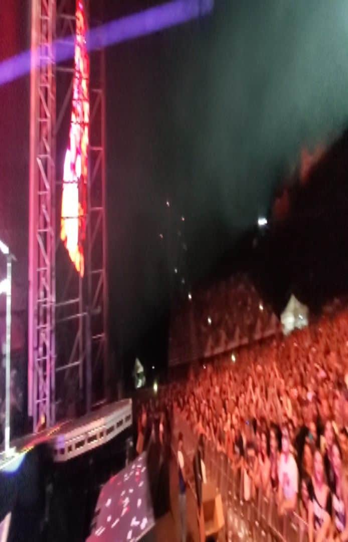 KISSのインスタグラム：「Thank you #Bucharest! You were awesome last night! #Romania #EndOfTheRoadTour」