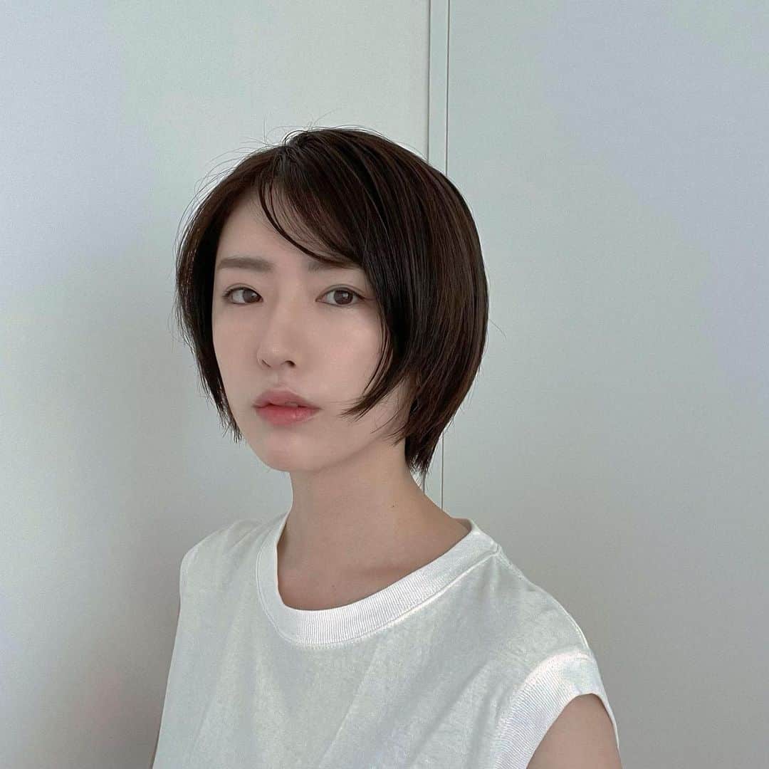 樋口柚子のインスタグラム：「🎐 夏〜〜！ってことで ショートカット🍉」