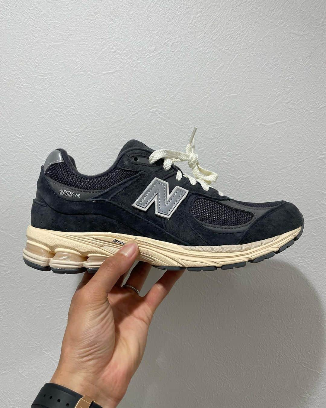 菊田竜大さんのインスタグラム写真 - (菊田竜大Instagram)「ダークネイビー。 とても良い。  #m2002rho #newbalance」7月17日 22時52分 - hanaco_kikuta