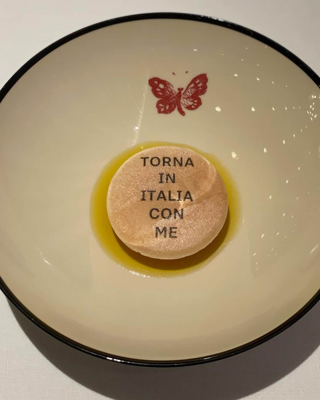 金子一輝さんのインスタグラム写真 - (金子一輝Instagram)「ご縁がありGucci Osteria da Masslmo Botturaでお食事させていただきました😋 おいしいお酒においしいお食事で大満足です😆✨ ありがとうございました🙇‍♂️」7月18日 21時45分 - kazuki.56