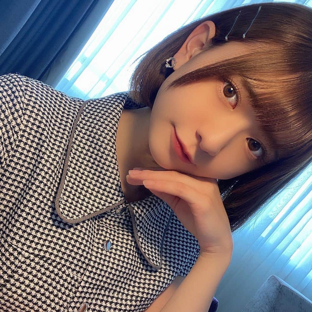 山田南実のインスタグラム：「💭」