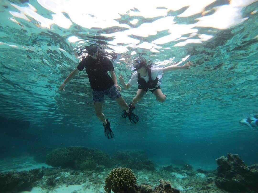 村松智子さんのインスタグラム写真 - (村松智子Instagram)「. 海の日🏖  温かすぎる島の人たち おいしいご飯 静かな街並み 海の中だけでなく#与論島　全てが天国でした🦀🐠🏝  #off #与論島 #海の中は天国さアンダーザシー」7月18日 22時24分 - katsuobuchi