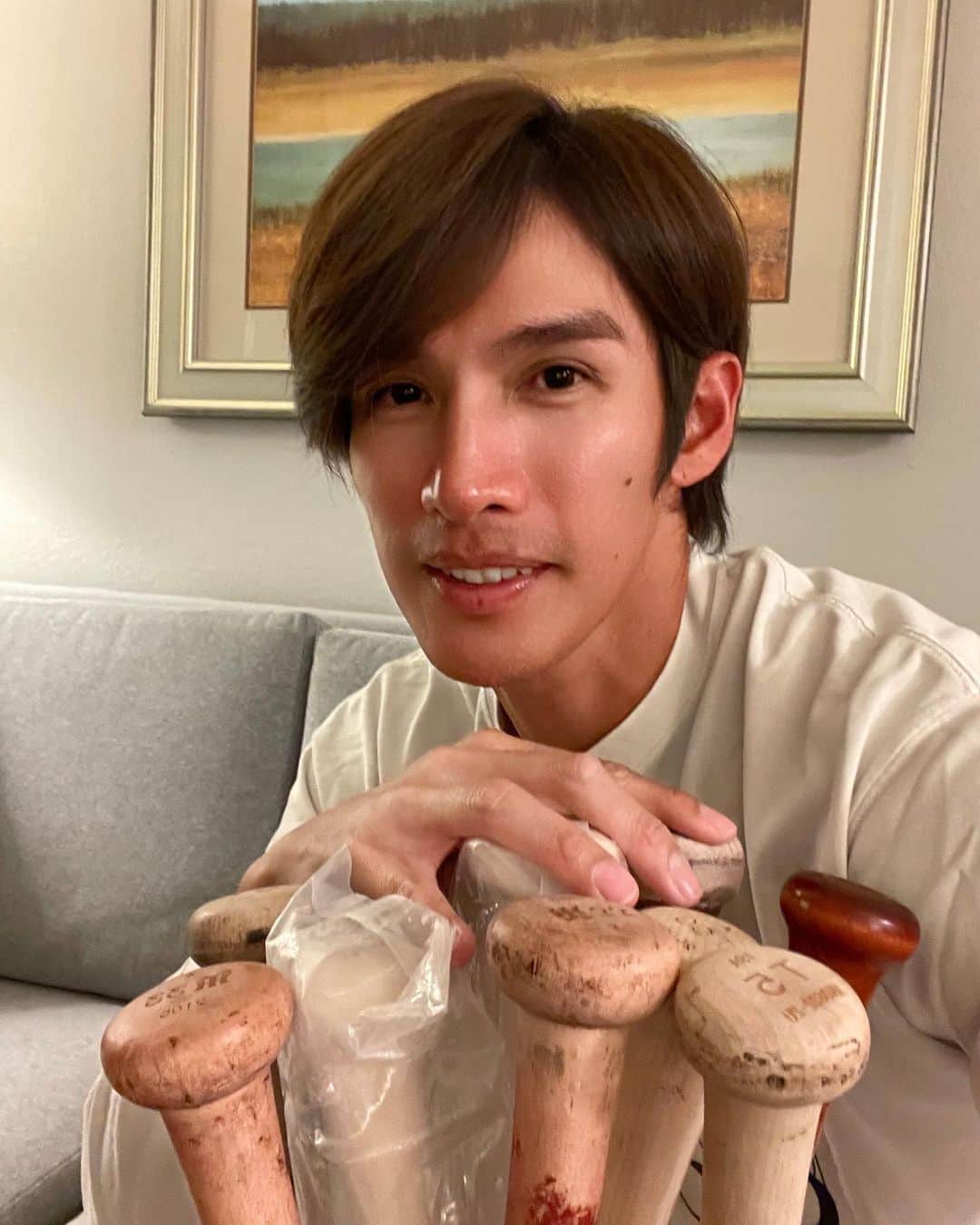 陽岱鋼のインスタグラム：「糸井さんバットを届きましたよ(smile) 選手のみんなさんご協力いただき本当にありがとうございます😊」