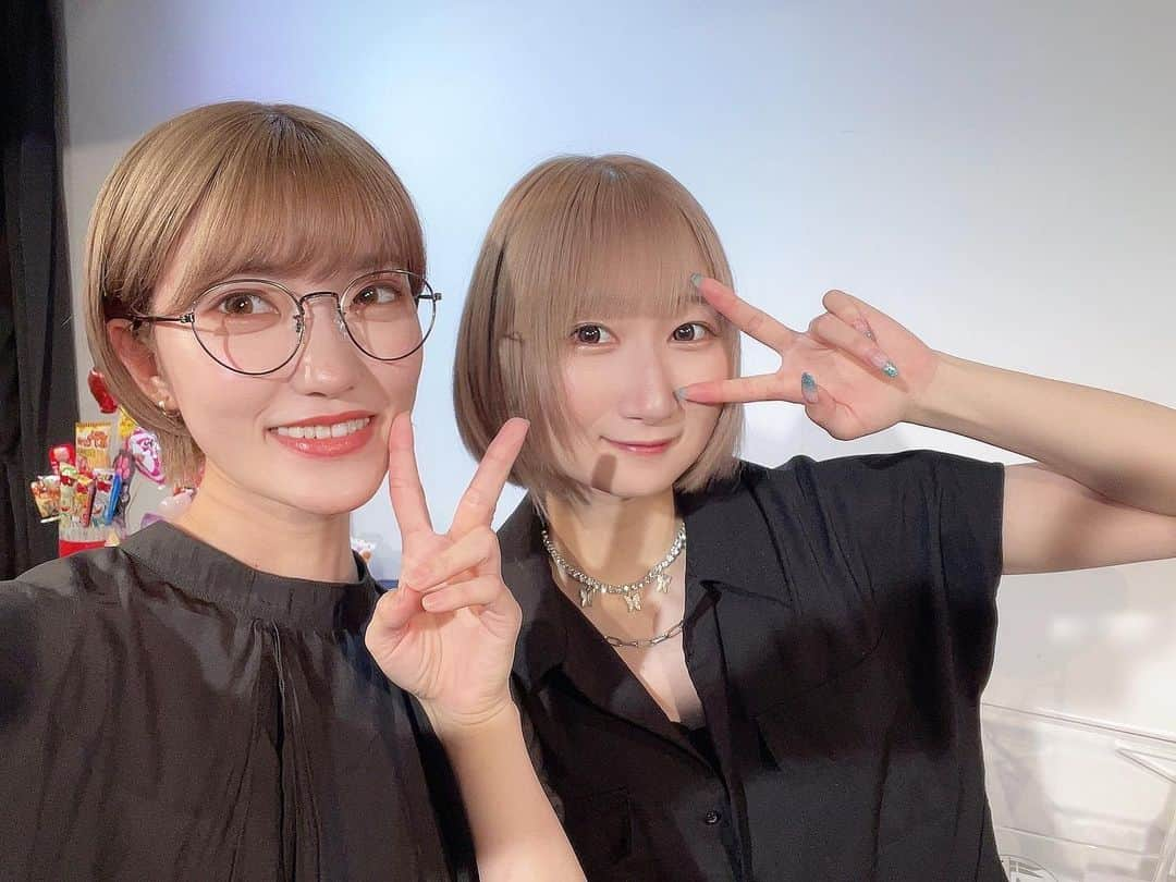 東条蒼さんのインスタグラム写真 - (東条蒼Instagram)「＊  ゆめのんとの初イベント！！  ゆめのん&蒼のあわあわアワー🫧  メレンゲ卒業以来のレフカダはとても懐かしかった。  引退後、ゆめのんと一緒にお仕事できたらーとか話はしてたけど、なかなかできなかった…今日夢が叶いました💫  2人ともハイトーンにして、全身黒ですごく被っていたけど、これも仲の良さアピとゆうことです😇  ゆるゆるやりすぎてなにを喋ったか思い出せないが、ゴリラを上手に描いたことは覚えています！笑  シャンパン、ドリンク、差し入れ、チェキ、たくさんたくさんありがとうございます😇  私の私物が当たった方はぜひ、使ってくれると嬉しいです🙏  第二回があることをみなさん願いましょい🤲  今日はありがとうございました！！  #ゆめのん #あわあわアワー  #撮影会 #メガネ女子 #あおたん #蒼　#サムギョプサルと蒼い黒　#ポトレ #ポートレート #撮影モデル #コスプレ #followｍe #following #japan #girl #photooftheday #tagsforlikes #instalike  #台湾 #香港 #粉我 #拍照 #照片 #人像攝影」7月18日 22時36分 - aoshiro_516