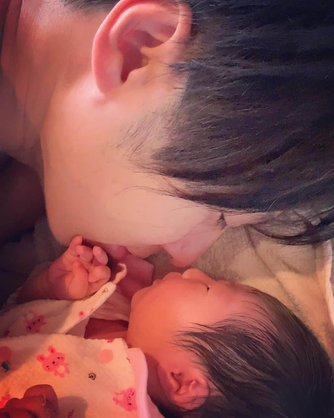 悠希さんのインスタグラム写真 - (悠希Instagram)「パパになりました 愛し過ぎて母乳が出そうです」7月18日 22時42分 - jr_yk