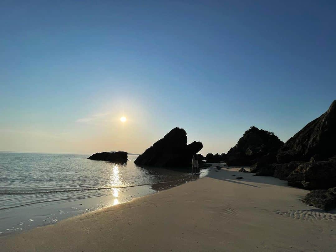 片山萌美のインスタグラム：「🌊  #定期的nature  #五島列島　 #japan  #海の日 🏖」