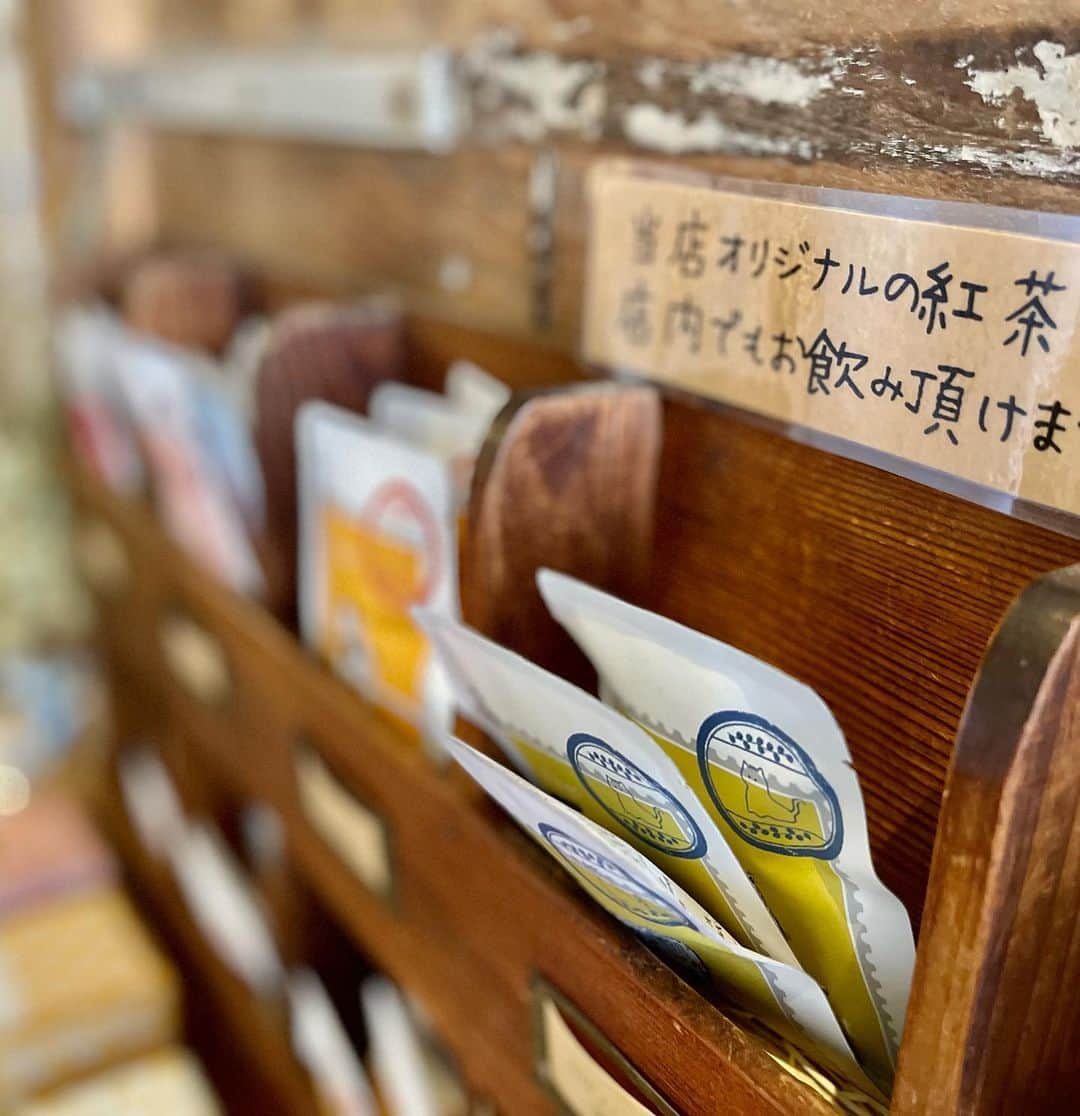 LANCEさんのインスタグラム写真 - (LANCEInstagram)「久しぶりにオススメを。 地元福岡の糸島は前原にあるカフェ。 帰国した際には必ず立ち寄る、 オリジナル溢れる落ち着きを、 満喫出来る場所です。  その名も、カフェあのね。 あのね、なんやねん！！！  です。  紅茶が美味しいので、 是非お土産にも！！ と言われたので、  パフェを食べて、 手ぶらで出てきましたが…😅 でも本当に美味しかったです👍✨  さてさてそろそろ夏本番ですな☀️ 今年の夏もいろいろと楽しみでならんす。」7月18日 15時04分 - onedraft.lancetagram