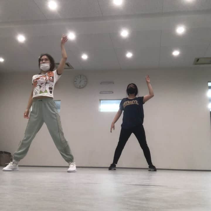 のインスタグラム：「ダンスするには暑いし湿気が辛すぎる季節、、  #rockabye #cleanbandit  #girl #ダンス #dance #dancer #セクシー #ボディラン #女子力up #sexygirl #sexy #脚 #自分磨き #バランス #体幹　 #selfie #happy #instagood #style #l4l #ff」