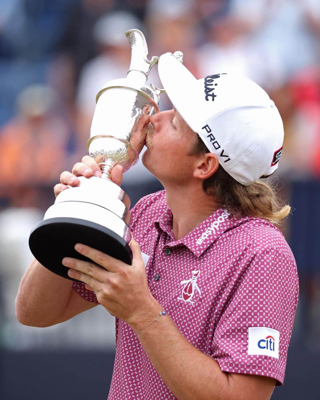 キャメロン・スミスのインスタグラム：「A day to remember forever. I’m incredibly honored to be the Champion Golfer of the Year. Thank you to my family, my friends, my partners, my team, my fans, the R&A and the amazing crowds at St. Andrews this week for their support. This win is for everyone! CHEERS」