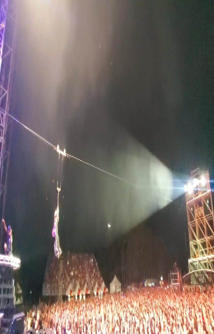 KISSのインスタグラム：「The Starchild @PaulStanleyLive in flight! #Bucharest #EndOfTheRoadTour」