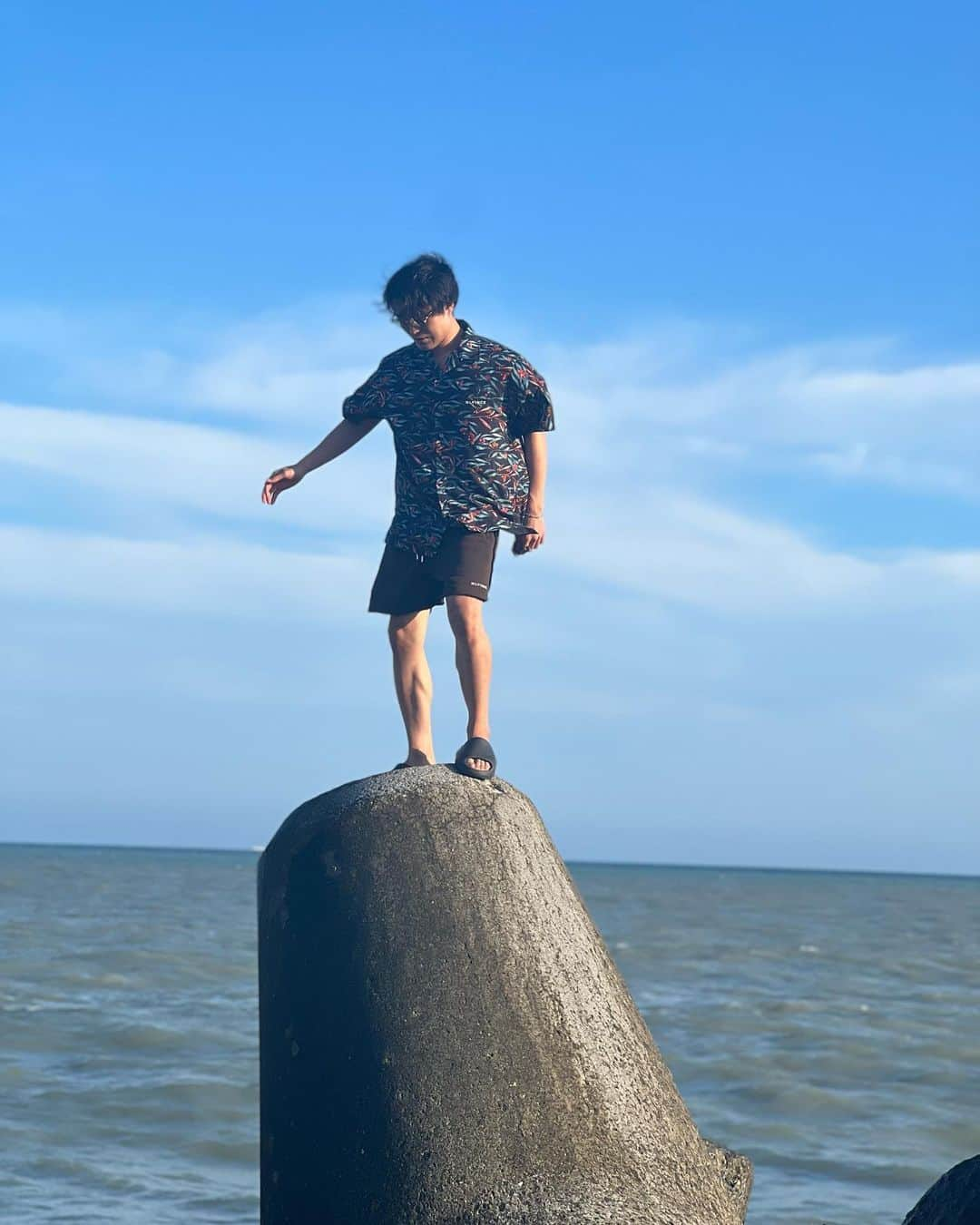 けんすけのインスタグラム：「海の日 Photo by @hajimesyachodesu」