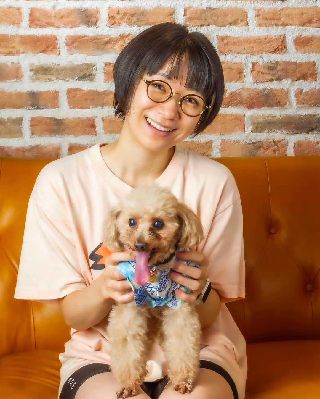 時東ぁみさんのインスタグラム写真 - (時東ぁみInstagram)「きゃーーー♡ ・ 犬猫チャリティーのテスト撮影の写真があがってきました！ テストですが、やっぱり嬉しいですね🥰 ・ ツーショットや愛犬も写った家族写真はなかなか撮れないので、多くの方に撮ってほしい！ ・ 情報解禁待っててください🐶 @shiawase_family ←フォローミー ・ #時東ぁみ #ロケハン #撮影 #テスト撮影 #愛犬 #トイプードル #toypoodle #シニア犬  #幸せな家族写真 #幸せ家族 #家族写真 #幸せ家族チャリティー #出張撮影 #撮影会 #ペット撮影 #撮らせてください #チャリティー #動物チャリティー #保護犬 #保護猫 #ペット #ペットモデル #募集中 #いぬすたぐらむ #犬バカ部」7月18日 20時18分 - amitokito