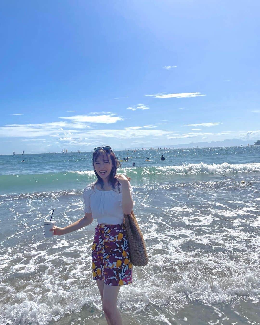 森千晴さんのインスタグラム写真 - (森千晴Instagram)「今日は海の日ということで、、、🏖  少し前、カンカン照りの日が続いていた頃、行きました‼︎最高だったー！🌊  今年こそ、水着を着るのが目標です！😂  #水着 #買うだけ買った #海の日」7月18日 21時03分 - mori.chiharu