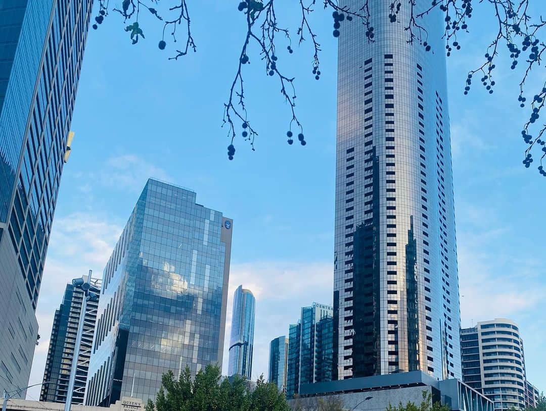 ユナ・デュフネさんのインスタグラム写真 - (ユナ・デュフネInstagram)「Melbourne City view 🇦🇺 . . . #Work #IATA #SC151 #Siteinspection #view #skyscrapers #city #Australia #worldtraveler  @visitmelbourne」7月18日 23時46分 - youna_d