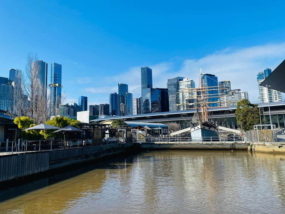 ユナ・デュフネさんのインスタグラム写真 - (ユナ・デュフネInstagram)「Melbourne City view 🇦🇺 . . . #Work #IATA #SC151 #Siteinspection #view #skyscrapers #city #Australia #worldtraveler  @visitmelbourne」7月18日 23時46分 - youna_d