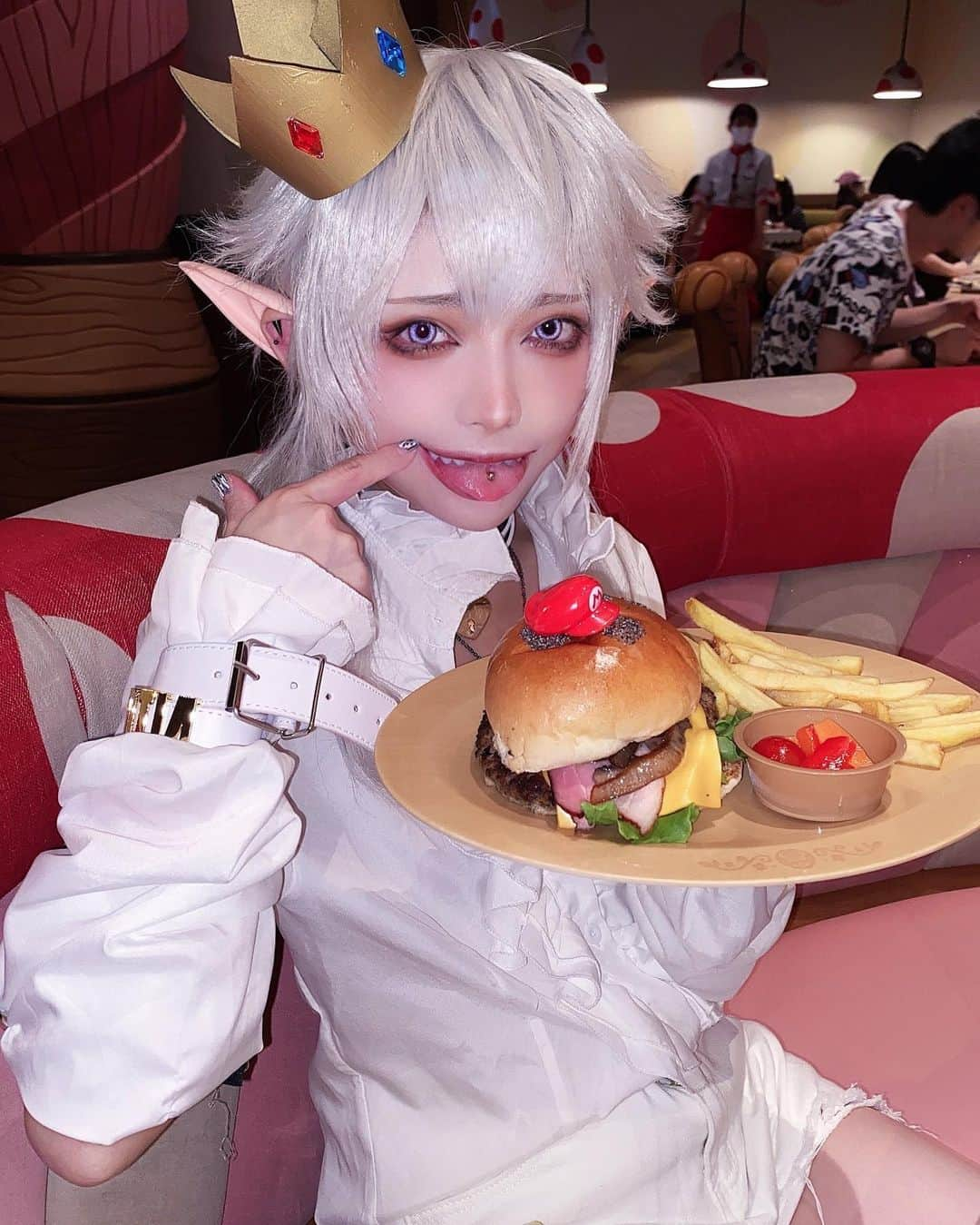 松竹ねじめのインスタグラム：「#kingboo #usj #コスプレ #擬人化コスプレ #キングテレサ #kingboocosplay #japanesecosplayer」