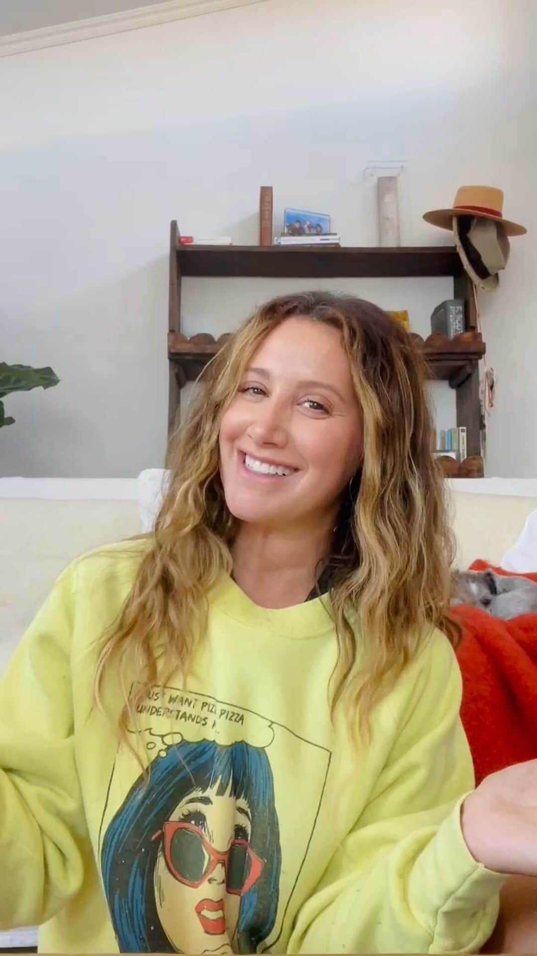 アシュレイ・ティスデイルのインスタグラム：「I can’t believe it.. i truly can’t believe @beingfrenshe is finally out! It’s has been a dream of mine to create something meaningful and accessible. You really never know how the journey will be but let me just say it wasn’t easy, I def had moments where I felt like I failed but it’s all about getting back and believing in yourself. I set out to create something to make people feel good and I couldn’t have done it with out the support of the @frenshe community. I am forever grateful for my team but most of all everyone who made this happen including you. I hope being Frenshe gives you a moment to truly connect with yourself and feel good. Its all for you!」