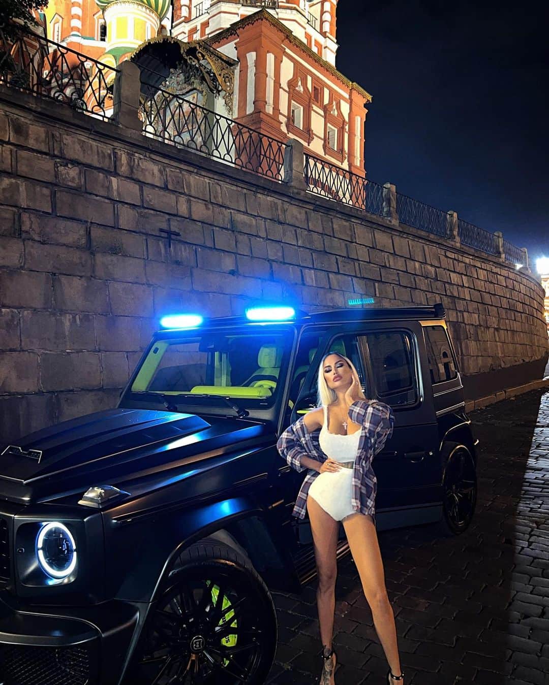 Nita Kuzminaのインスタグラム：「♠️⛓🔪」