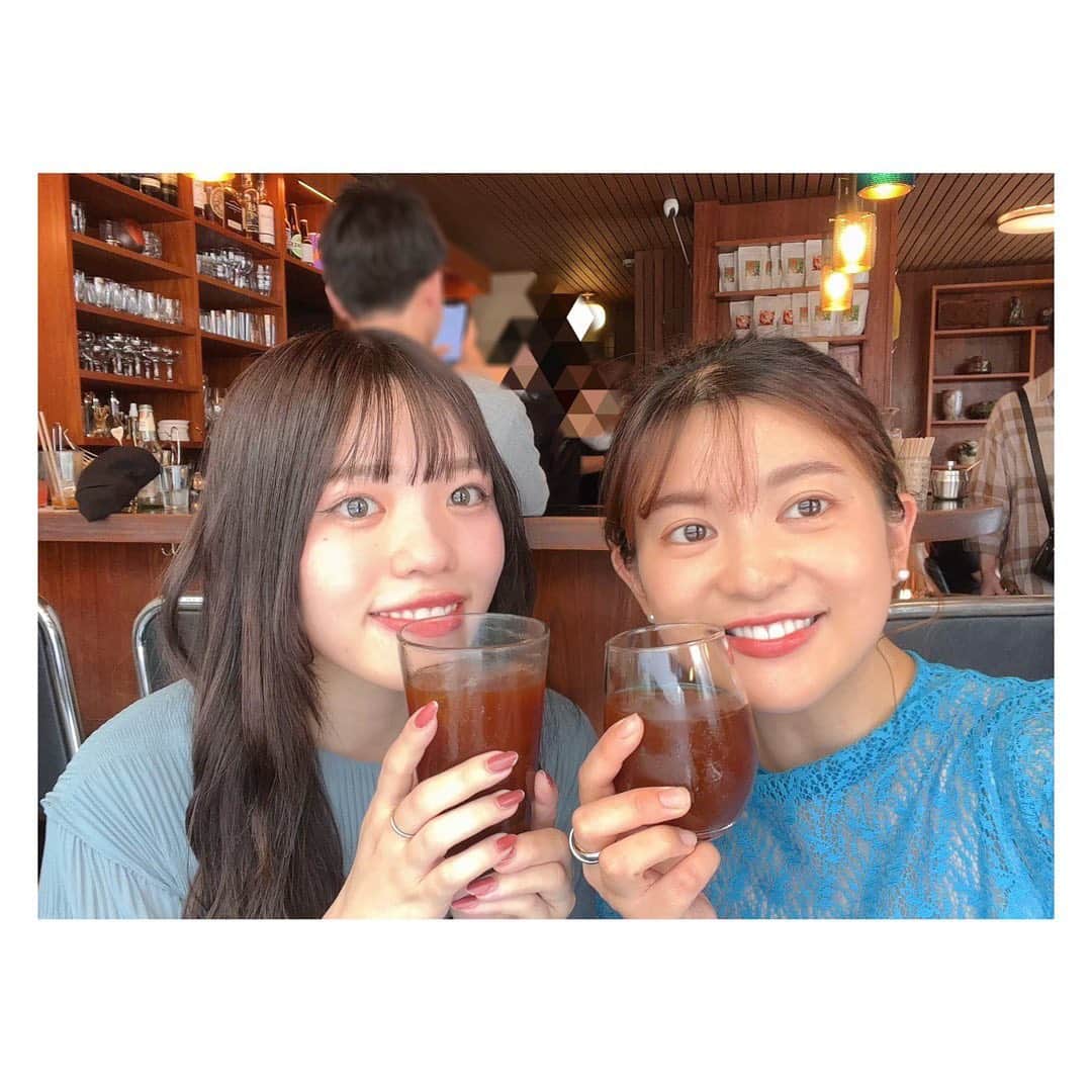 並木万里菜さんのインスタグラム写真 - (並木万里菜Instagram)「. 友達と服の色が似ていた日👗 夏はぐびぐび飲めるアイスコーヒーが 美味しいですよね」7月19日 16時30分 - marina_namiki