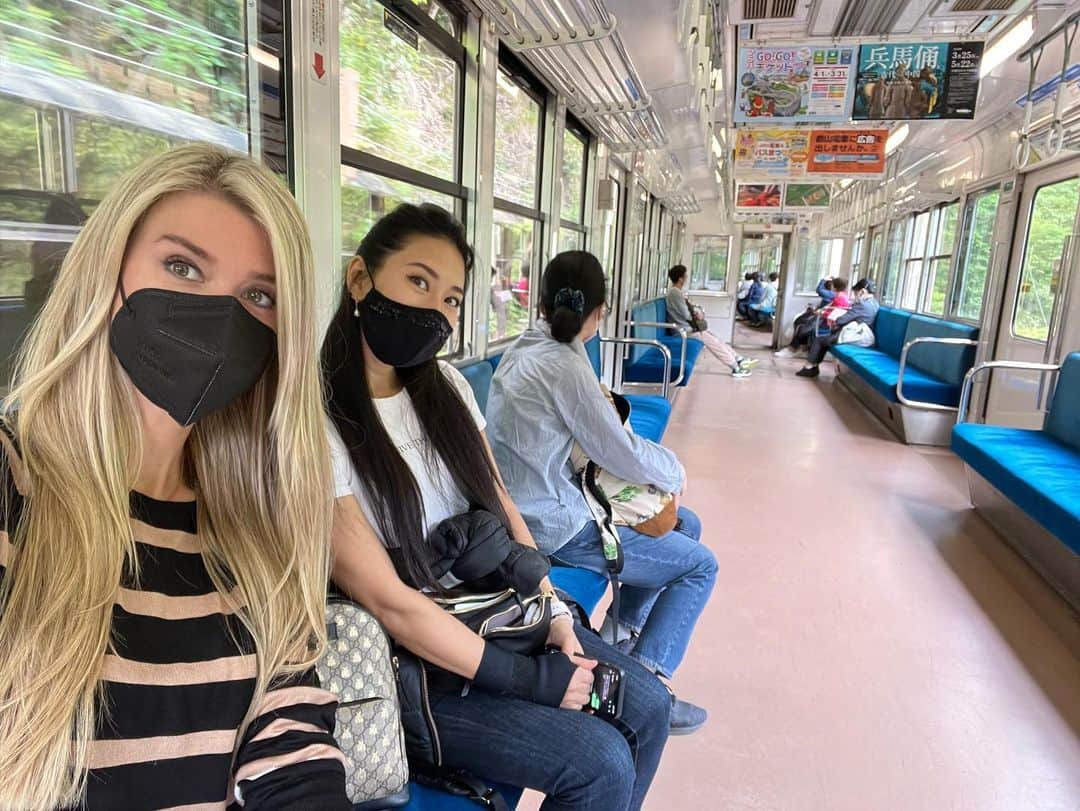 矢吹春奈のインスタグラム：「It was such a delightful trip to Kyoto with you 🐝💕  @biancarosso01」