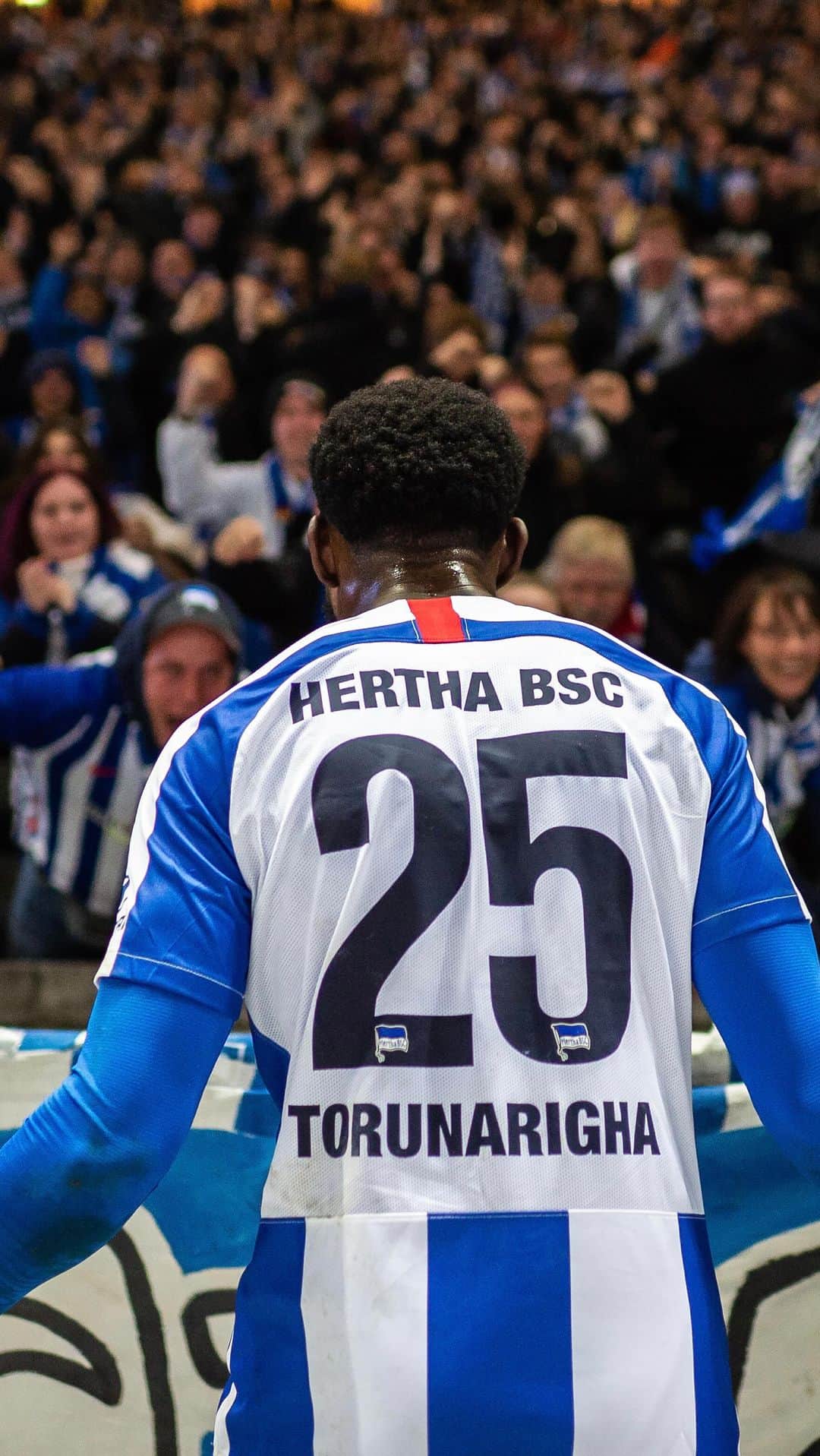 ヘルタ・ベルリンのインスタグラム：「Einmal Herthaner, immer Herthaner! 💙 @jordanynany  . . #HaHoHe #HerthaBSC」