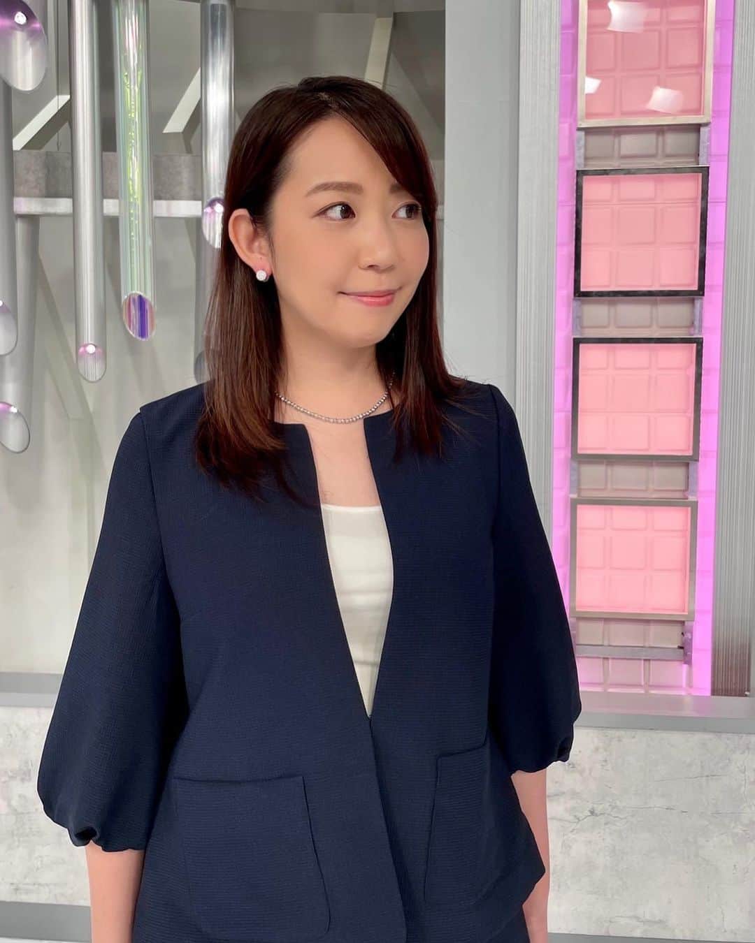 須黒清華のインスタグラム：「あー！ 「ありえへん∞世界」 放送中です‼︎💦💦 テレビを付けて気付くという…💦 告知が遅くてすみません💦  今回も衝撃映像満載ですので、ぜひ今からでもご覧くださいねー😋✨  そして8:54からは「日経ニュースプラス9」 衣装は先週のものです💁‍♀️ ワンピース#oribychouori   #日経ニュースプラス9 #衣装 #ありえへん世界 #衝撃映像 #衝撃事件」