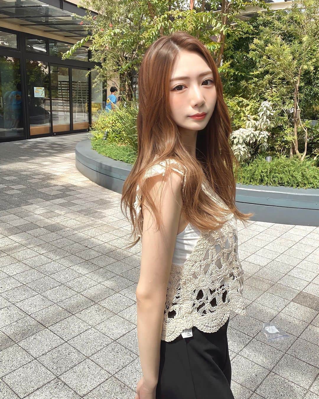 ゆいみんのインスタグラム：「⁡ ⁡ ⁡ 𝐅𝐚𝐬𝐡𝐢𝐨𝐧 ⁡ tops▶︎ @zara  skirt▶︎ @grl_official  ⁡ 旦那に前髪流してる方が好きだよって 言われてから最近は前髪流しております︎⸜❤︎⸝‍ ⁡ ⁡ ⁡ #グレイル #グレイルコーデ #grlコーデ」