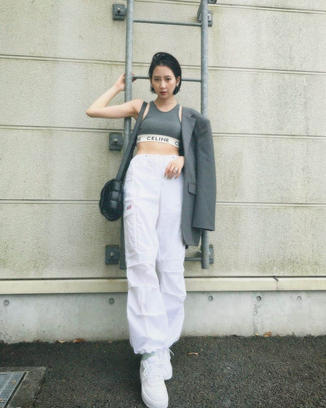 河北麻友子のインスタグラム：「FASHION JACKET: ZARA TOP: Celine SNEAKERS: Nike BAG: Bottega Veneta #FASHION #OOTD #麻友コーデ」