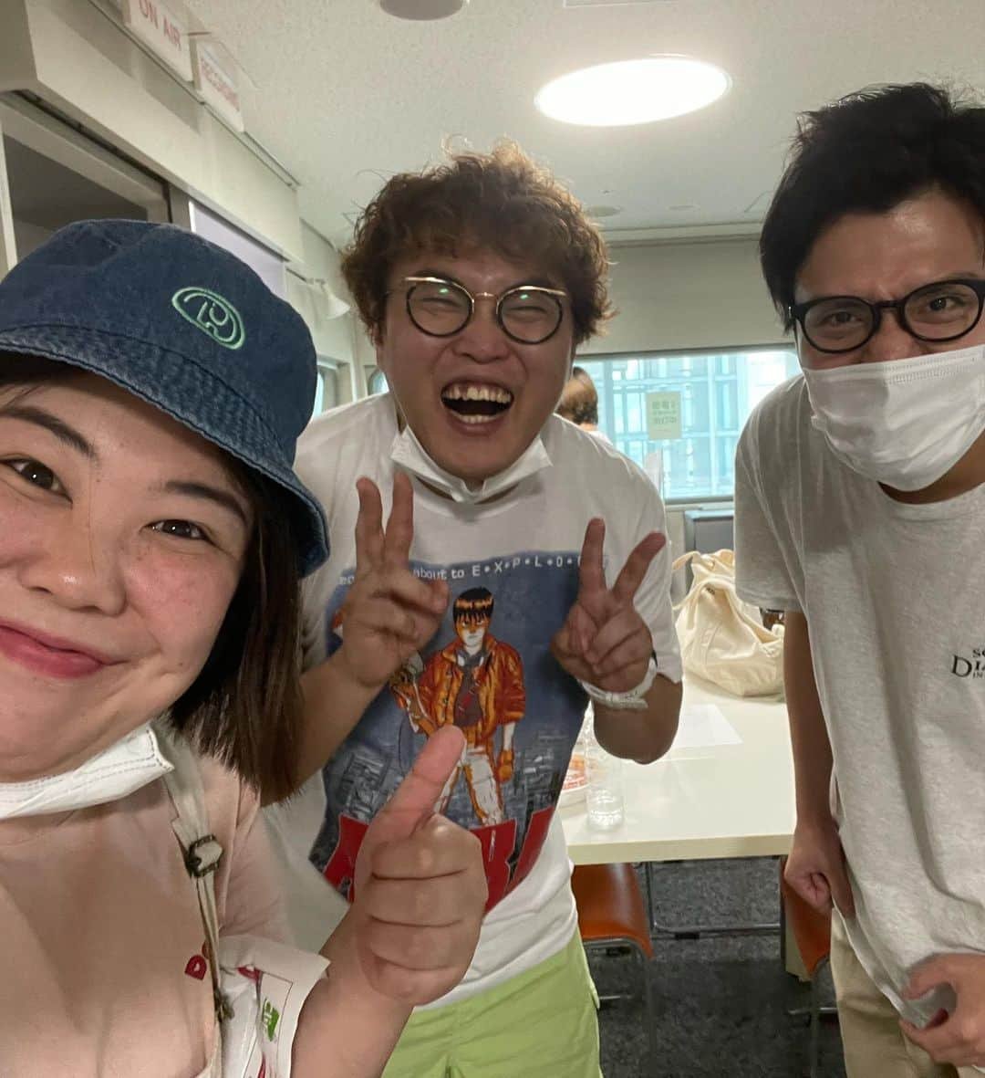 熊元プロレスさんのインスタグラム写真 - (熊元プロレスInstagram)「[アパレル]  よっしゃー！！！！ いつも有難う御座います#sunjunglefever で誰よりもこの夏を楽しんでそうなすごい服作ってもらったんやで〜！！！！オーバーオールにもあうし麦わらも待ってました！って感じやし久しぶりのスカートにワクワクしてまーす！ 灼熱の夏楽しみまーす！！  #sunjunglefever #アフリカンバティック #服を魅せるために顎は捨てました」7月19日 21時55分 - kumamoto.pro