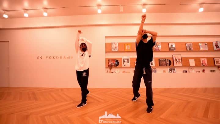 SHiNのインスタグラム：「久々のEN YOKOHAMAありがとうございました✨  来週もこれやります〜！ 🎧To My Bed /  Chris Brown  W/ @luna_1024___  ルナ本当よく振り覚えてたねw 素晴らしい！！  #enyokohama  #choreography #tomybed  #chrisbrown」