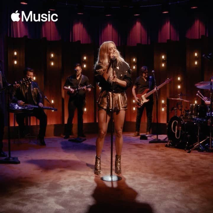 キャリー・アンダーウッドのインスタグラム：「Hope you enjoy my live performance of “Blown Away” from my @AppleMusic Sessions Live EP. *link in bio」