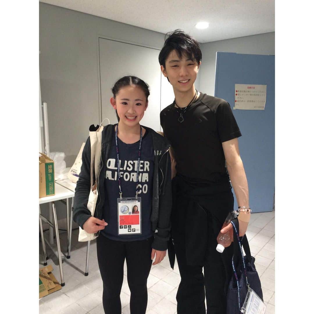 青木祐奈のインスタグラム：「羽生くん、現役生活お疲れ様でした  覚悟はしてても正直寂しいです なぜか会見見てから羽生くんのことを考えると 涙が出てきます...😢  羽生くんが初めて東神奈川のリンクに 来てくれたときに、JAPANジャージを着ていて、 それに憧れて、どうやったらJAPANジャージ 着れるんだろ！自分も着たい！って思って がむしゃらになって頑張れました  章一郎先生がいつも結弦は結弦はって話していて、 レッスン中もこれ結弦もやってたんだぞ！ とよく言ってました😂 章一郎先生、羽生くん大好きなので🤭  常に目標を掲げて上を目指す 羽生くんが本当にかっこよくて スケーターとしても人としても尊敬してます  今までスケート界を引っ張っていってくれて ありがとうございました  プロスケーターとしての羽生くんも 楽しみにしてます😊 これからも応援してます！  #羽生結弦 #YuzuruHanyu」