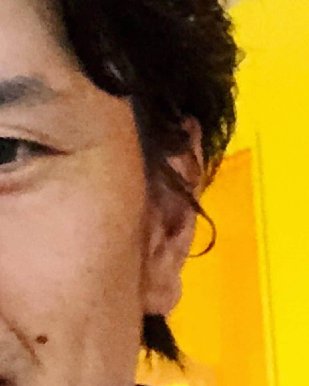 小山英機さんのインスタグラム写真 - (小山英機Instagram)「. 数年前、吉本の仕事で シュライカー大阪vs湘南ベルマーレ のハーフタイムショーに出させて頂きました⚽️ その日、初めてFリーグを観戦して モンスーンが選ぶ吉本MVP賞に選出してたのが稲田瑞穂君でした✨ それからフットサルに激ハマりして 稲田瑞穂君の引退試合も見に行きました💐 そして月日が経ち、、、 現在、FC大阪でチームメイト🤝 感慨深いってまさにこの事！！ . #1枚目の写真撮る時 #髪型がしっくりこなかったらしく撮り直しさせられた #撮り直した写真見て満足げに帰ってった #いやいや、、、 #もみあげ釣り針みたいになってるで、、、」7月20日 11時08分 - monkoya13