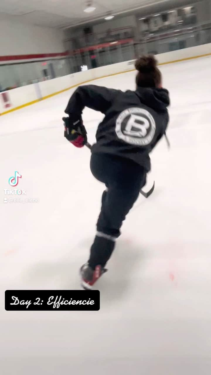 エレーネ・ゲデヴァニシヴィリのインスタグラム：「Day 2 Efficiency  @besahockey  @hockey4kids  @ccmhockey     #Camp #season  #besahockey  #balance #efficiency #speed #agility  #ellegedeevideos #hockey #training #hockeytiktoks #elite #edgework」