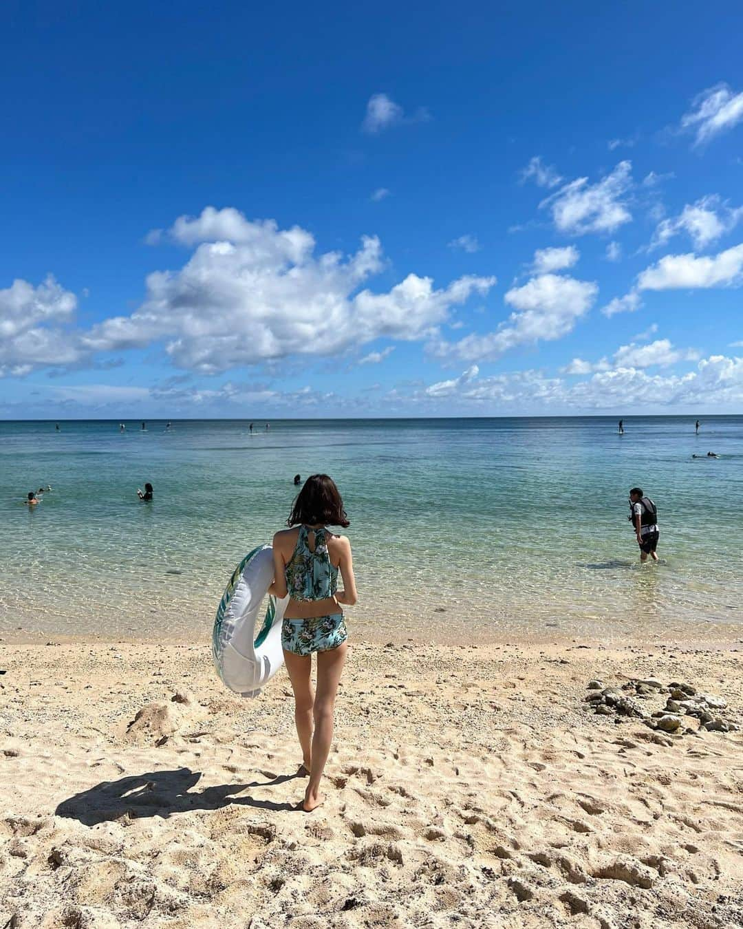 大浦育子のインスタグラム：「暑いね😵 こんな日は海に飛び込みたくなるぅ」