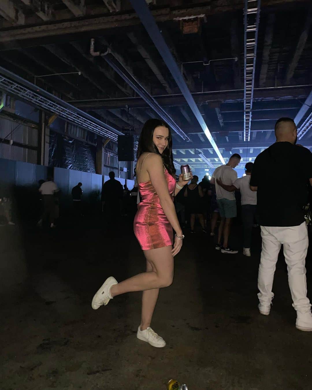 Estella Matthewsonのインスタグラム：「Out and about」
