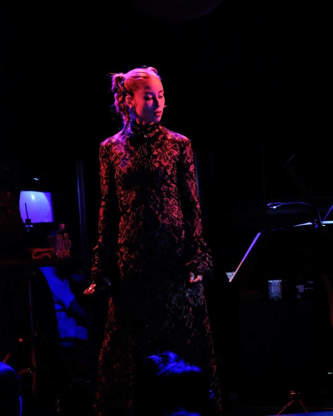 BENIのインスタグラム：「BENI “THE SHOW” 2022🪩 アツイタノシイ夏の夜だったね♡  thanks for joining me:)   #BENItheshow」