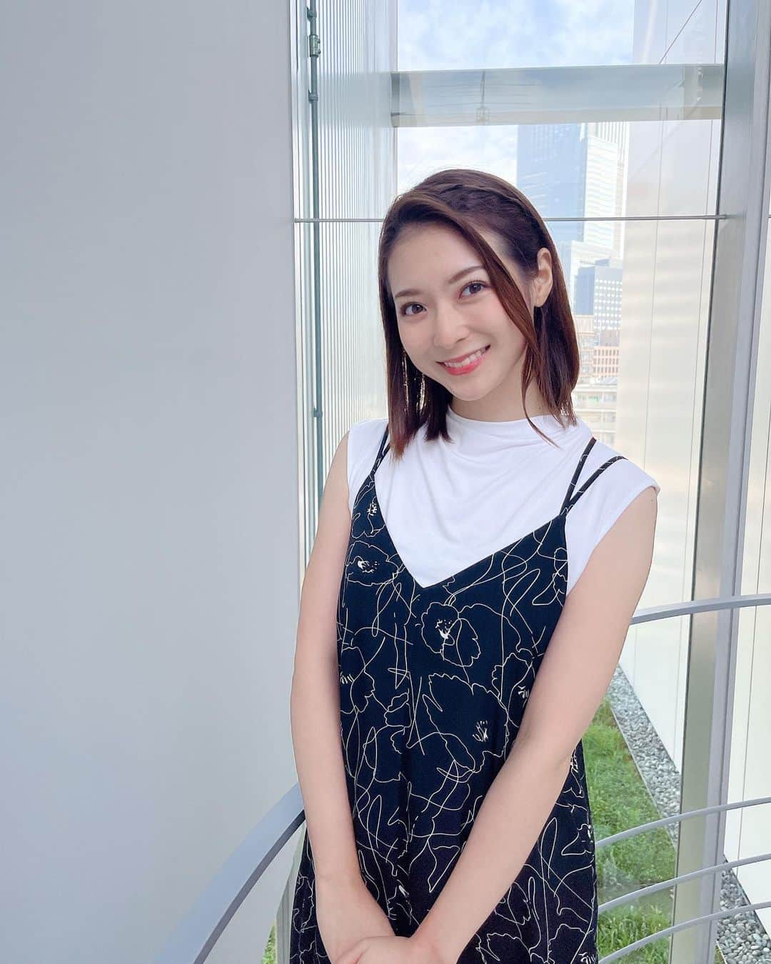 のインスタグラム：「今日は髪を編んでもらいました😊  トップス・ワンピース Limue (@limue_official)  #グッドモーニング#衣装#limue#ワンピース#テレビ朝日#テレ朝#テレビ朝日アナウンサー#アナウンサー#住田紗里」