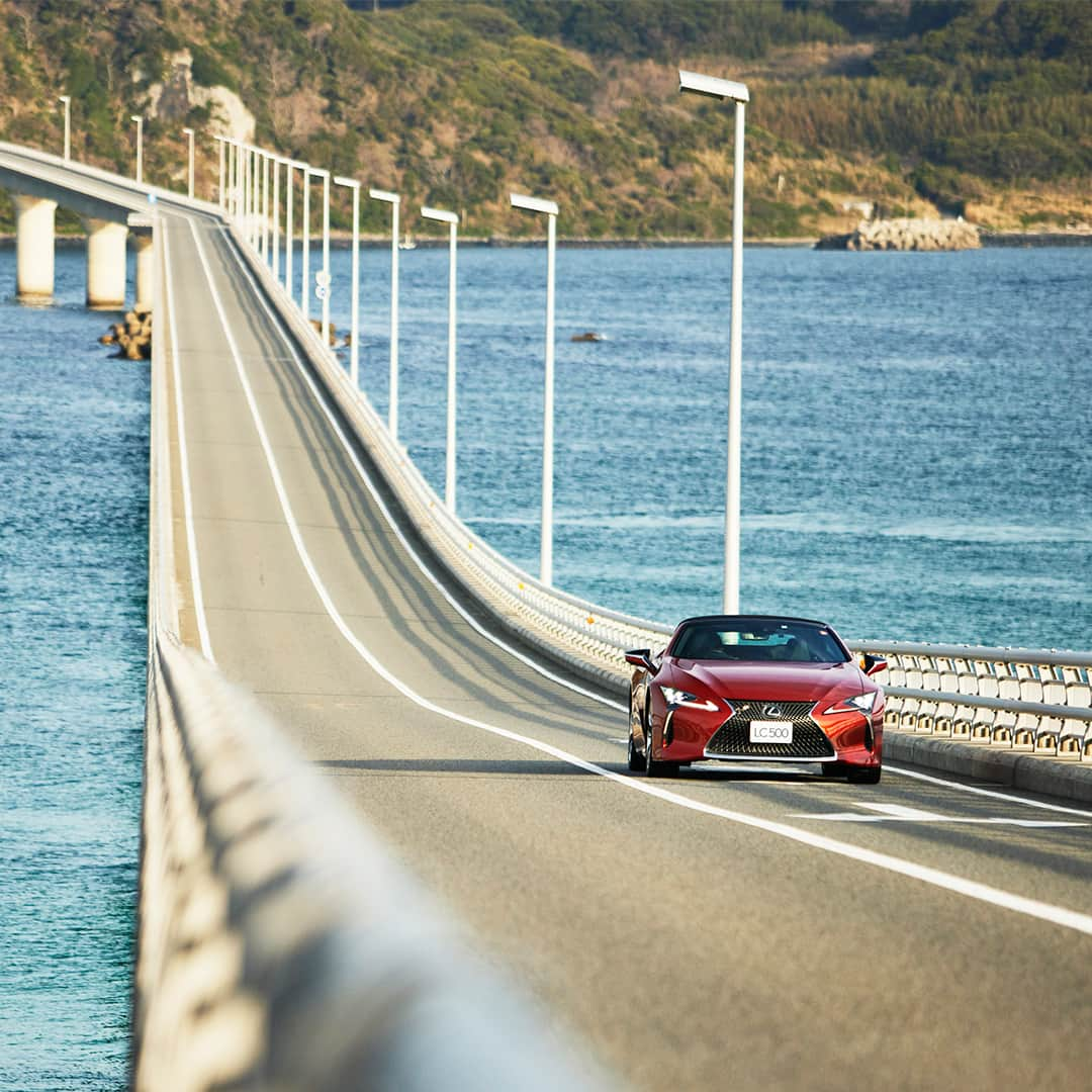 LEXUS / レクサスのインスタグラム：「- LEXUS LCCV -  #Lexus #LexusLC #LC #LCConvertible #lexusgram  #lexuslife #lexusjpphotography #coupe #convertible #carsofinstagram #carlifestyle #carphotography #LexusGallery  #drive #redcar #luxury #lexusnation #dailylexus #carlovers #carlove #carscene #caraddict #carculture #automobiles #fastcar #carnews #carcollection #nicecar #instacars #automotivephotographer」