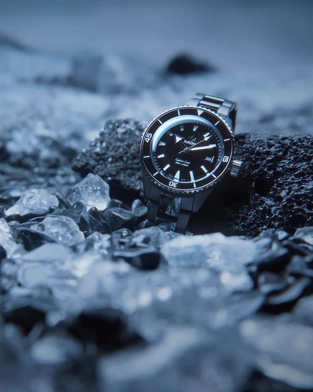ラドーのインスタグラム：「The hands and indexes of the Captain Cook Diver feature Super-LumiNova®, so you never lose track of time even in low-light conditions.  #RadoCaptainCookDiver #Feelit #diverwatches」