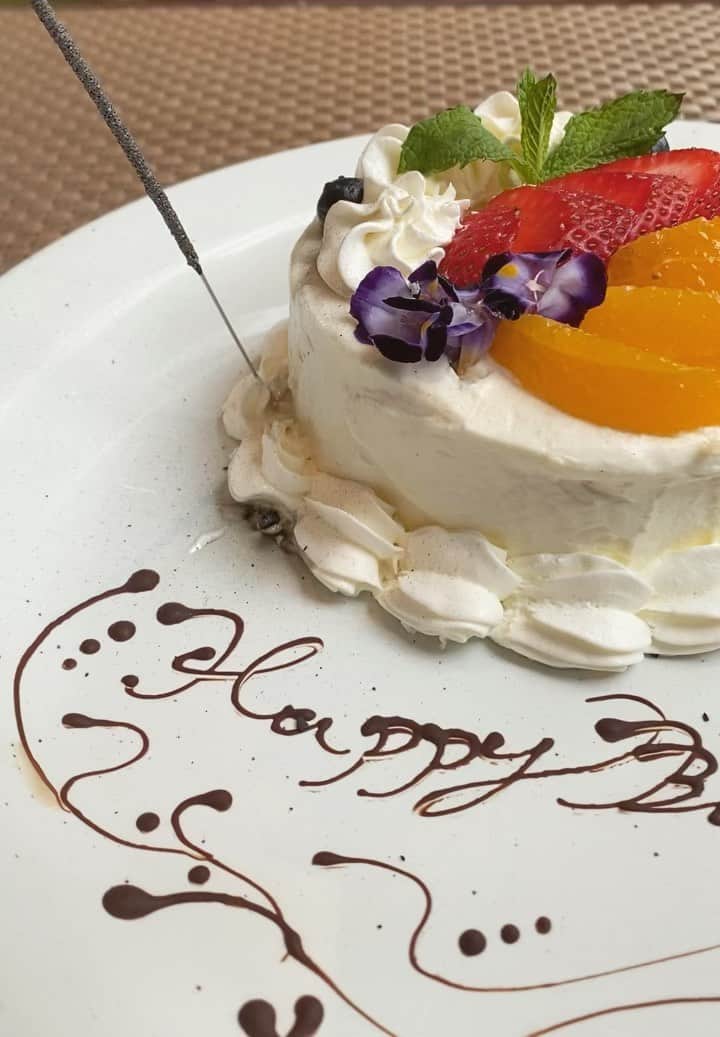 のインスタグラム：「🤍Happy Birthday🤍 @sarixoxo101   #happybirthday #誕生日 #おめでとう」