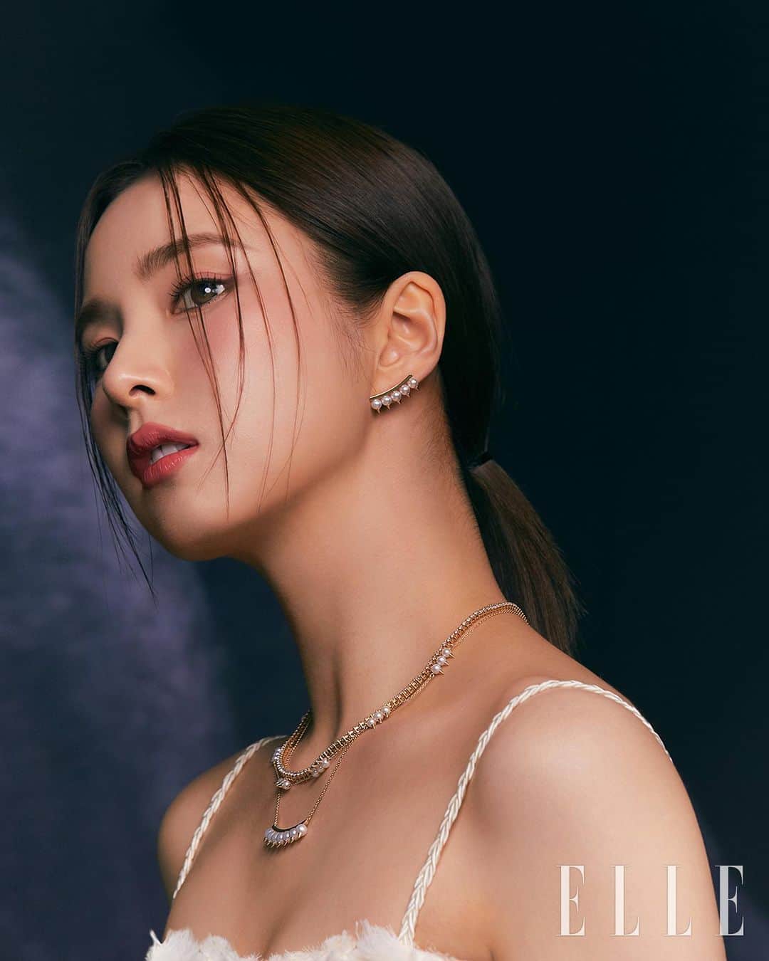 シン・セギョンのインスタグラム：「@tasaki_intl 💛 @ellekorea 🤍」